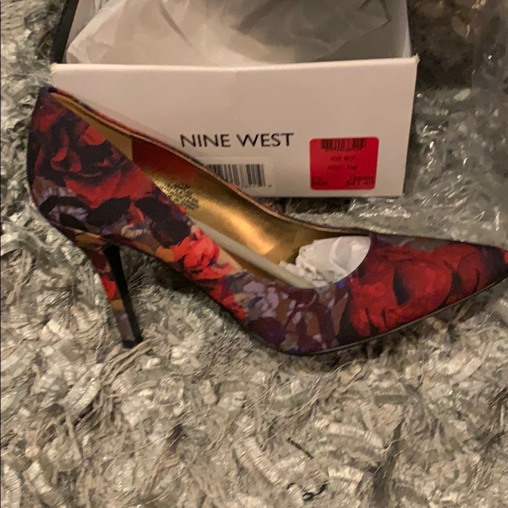Nine West Floral Pumps just in time for Spring!!